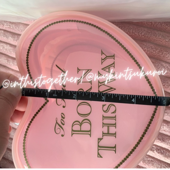 🎉HP! ✨3/$30 💞 Too Faced Born This Way Heart Makeup Bag - Picture 4 of 9